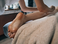 massage des jambes, idéal pour les jambes lourdes